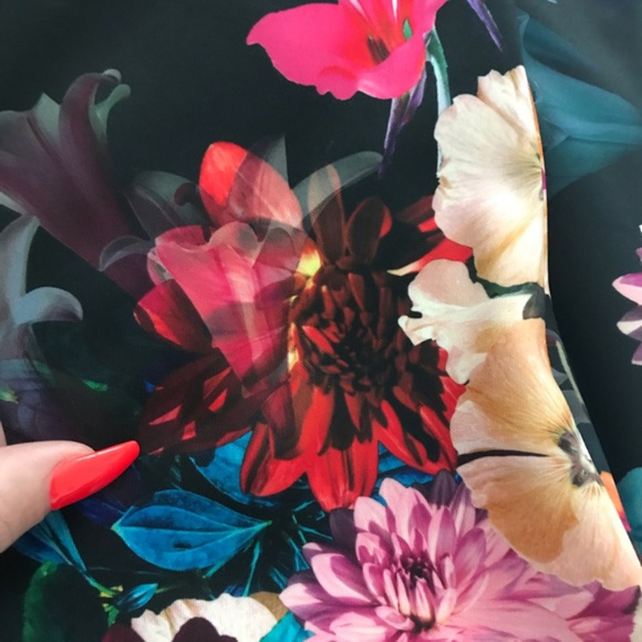 💋 Bebe Satin Floral Midi Dress RARE S Small New with Tag 💋 - Picture 6 of 8